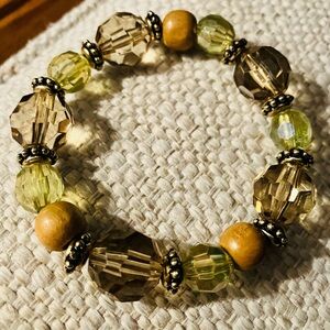 Chic Crystal and Wood Beaded Bracelet, stretch, beautiful shine